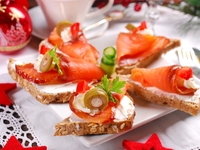 Блюда на Новый год: Канапе с лососем