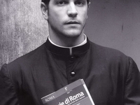 Фото молодых ватиканских священников "взорвали" интернет