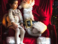 Как Санта подарил глухонемой девочке настоящее чудо: Видео