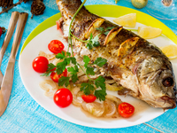 Блюда на Новый год: Запеченный карп с лимоном