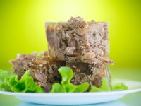 Как приготовить холодец: Три идеи к праздникам