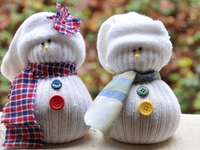 Новогодние поделки 2017: снеговик из носка