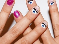 Стильный маникюр на Новый год: 15 ярких идей