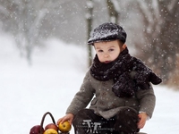 Привет, зима! ТОП-10 милых детских фото