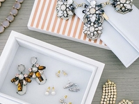 Как подобрать аксессуары к образу на Новый год