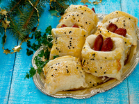 Как приготовить сосиски в тесте на Новый год