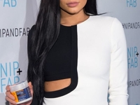 Модная битва: Кайли Дженнер против Дженнифер Лопес