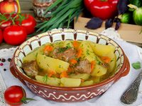 Тушеное мясо с картошкой: ТОП-5 рецептов