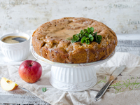 Яблочный пирог без яиц в мультиварке