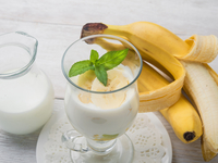 Смузи с бананом и кокосом