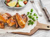 Куриные крылышки в имбирно-медовом соусе