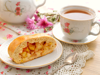 Рулет с яблоками: ТОП-5 рецептов