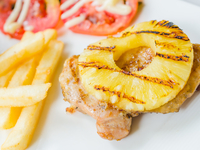 Как приготовить свинину с ананасами в пряном соусе