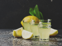 Как приготовить лимончелло: Три вкусные идеи