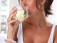 Дранкорексия: появился новый опасный тренд среди женщин