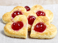 Печенье на День Валентина с вишней