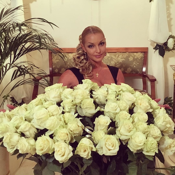 Анастасия Волочкова открыла театр в своем особняке