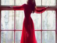 ТОП-10 красных платьев на День святого Валентина