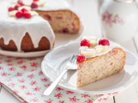 Рецепты на День Валентина: Банановый кекс с малиной