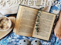 Что почитать: пять книг, которые заставят забыть о времени