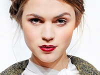 5 стильных укладок для волос "второго дня"