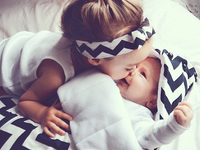 Фото дня: колыбельная для брата