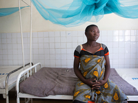 Фотопроект: что берут с собой в роддом женщины из разных стран