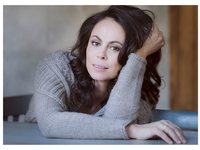 Жена Виталия Кличко презентовала клип