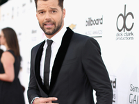 Рики Мартин презентовал новый клип на трогательную песню Perdoname