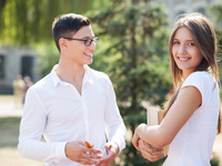 Быка за рога, или хитрости женского флирта