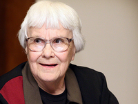 Умерла писательница Харпер Ли