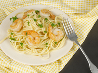 Паста с креветками и шпинатом