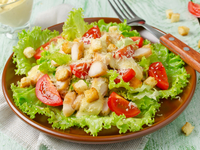 Салаты на 8 марта: Цезарь с курицей