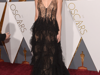 Оскар 2016: сексуальные платья с декольте