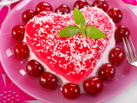 Десерты на 8 марта: Как приготовить вишнево-творожный торт