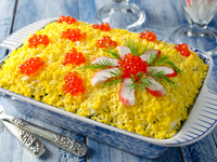 Салаты на 8 марта: ТОП-10 праздничных рецептов