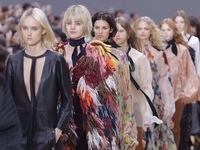 Показ Chloе на Неделе моды в Париже: интересные факты
