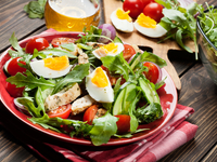 Салаты на 8 марта: ТОП-5 рецептов с курицей и овощами