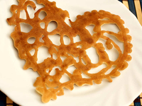 Как приготовить ажурные блины в виде сердца