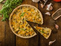 Французский пирог с картофелем и зеленью