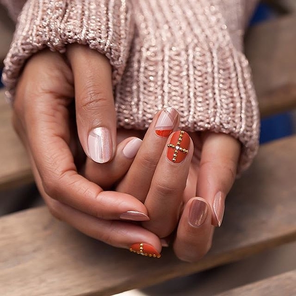 Маникюр на весну: 10 ярких идей