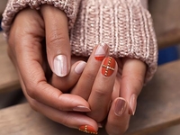 Маникюр на весну: 10 ярких идей