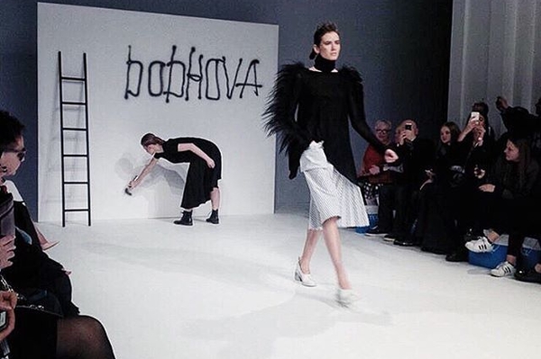 instagram.com/polinaogareva