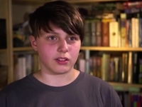 Ни мальчик, ни девочка: 12-летний ребенок не может определиться с полом