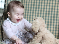 В Сеть попало новое фото принцессы Шарлотты