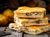 Заливной пирог с картофелем и грибами