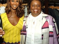 Вдова Дэвида Боуи потеряла мать