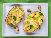 Картофельные лодочки: ТОП-5 рецептов