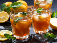 Холодный чай с мятой и лимоном