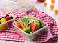 Весенние салаты: ТОП-5 рецептов для пикника